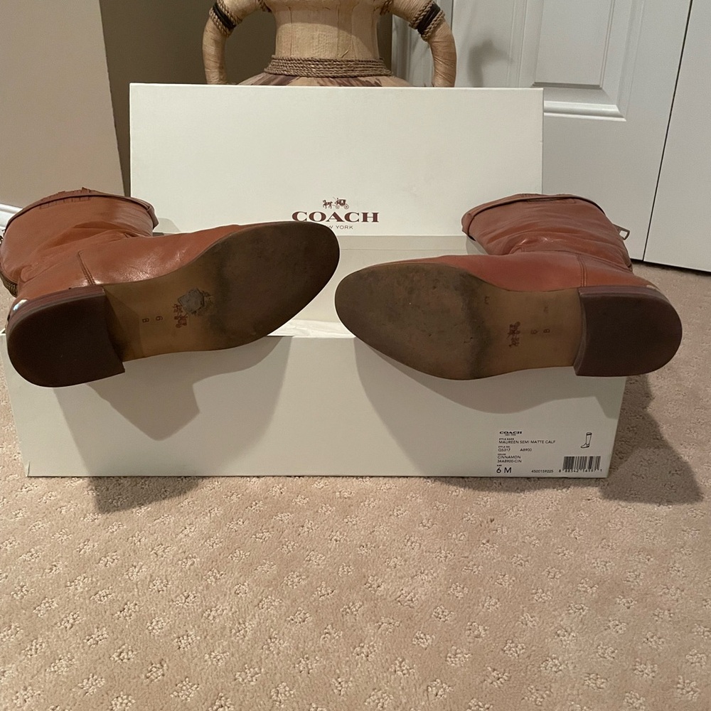 Coach Size 6 Excellent Condition - Picture 3 of 4